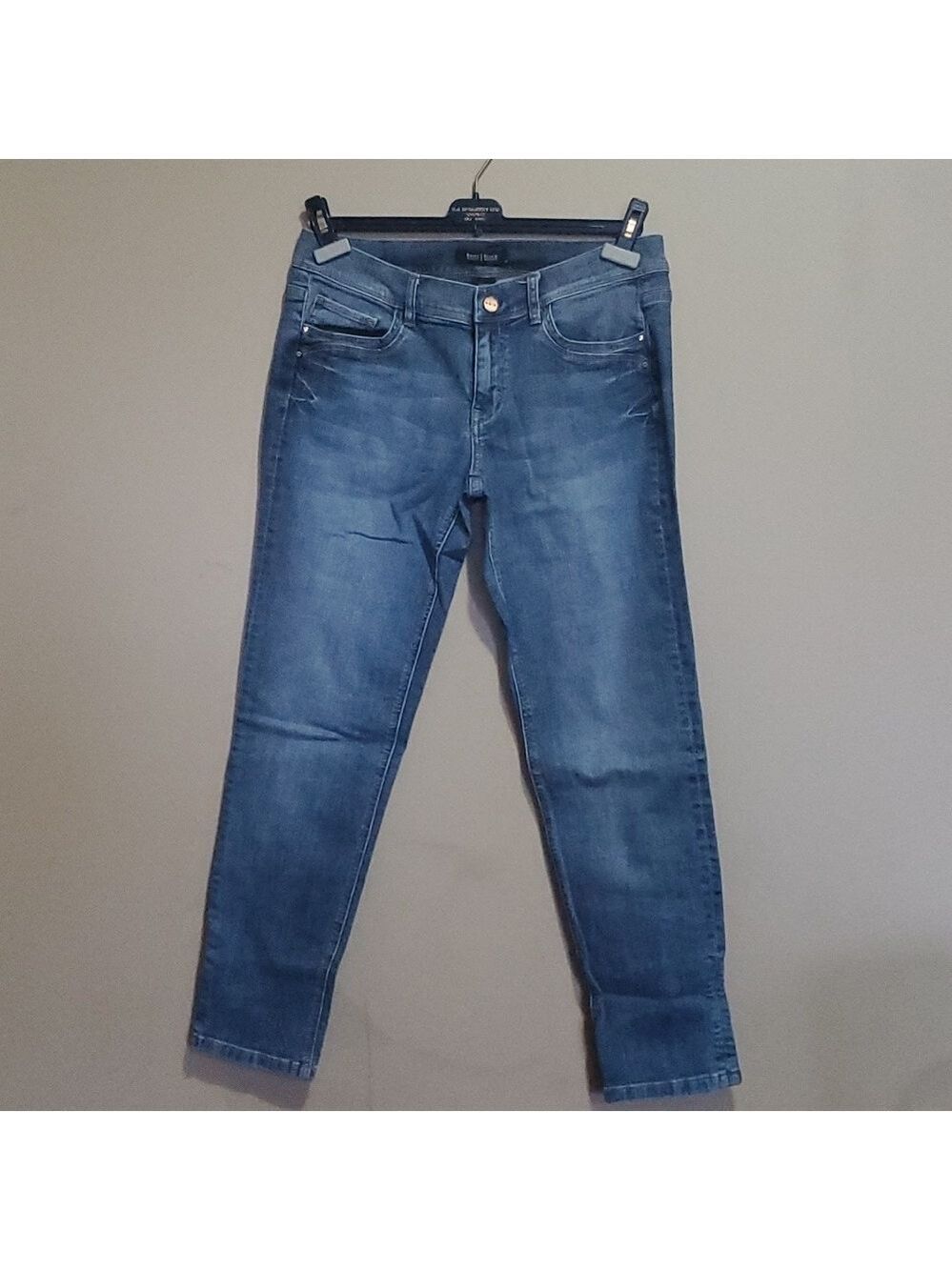 White house black market jeans size 8